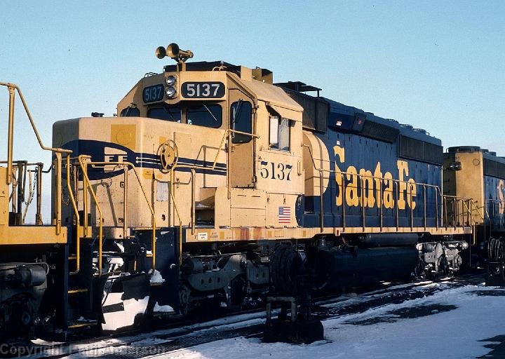 ATSF 5137 - SD40-2.jpg